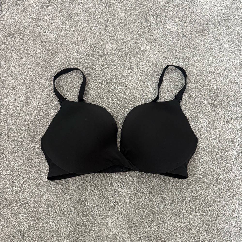 Victoria’s Secret Plunge Bra 34D